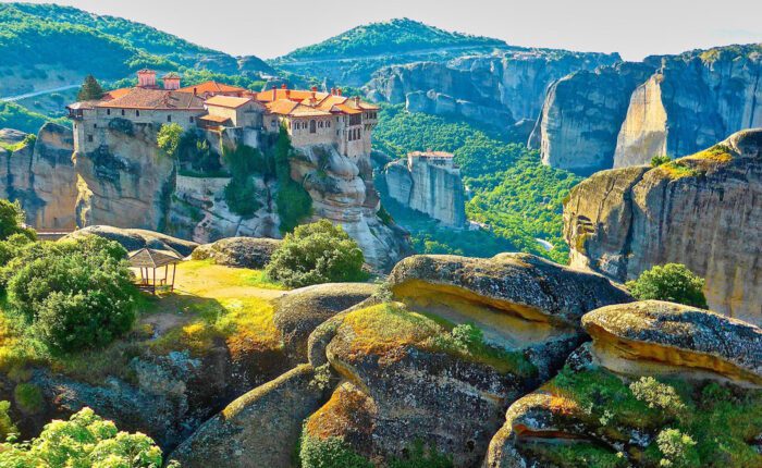 Monastères suspendus à Vólos